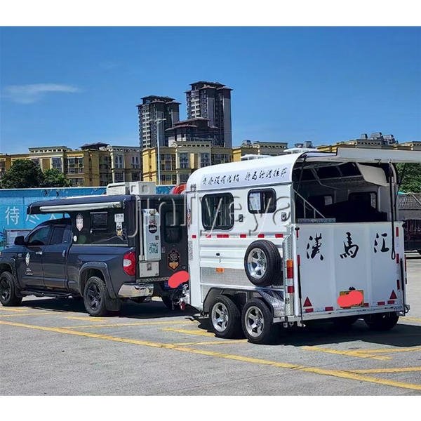 广州两马位马车